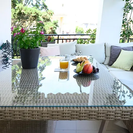 Summer Place Peraía